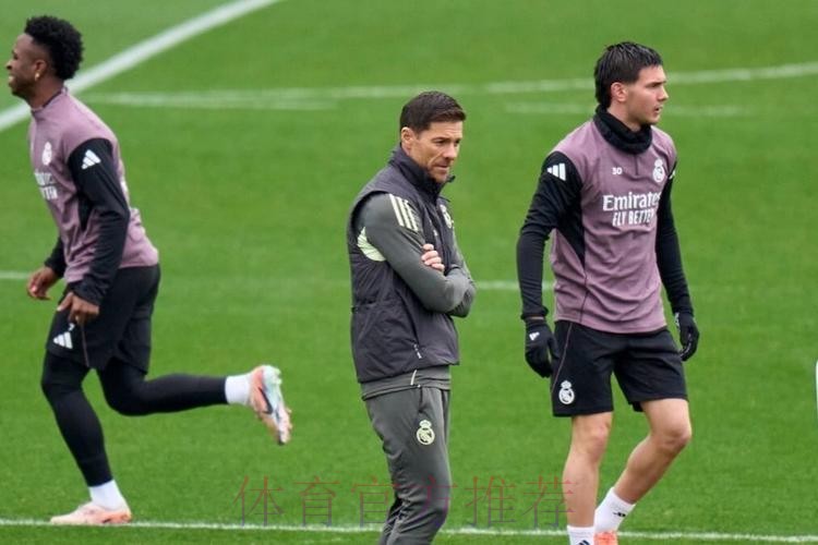 阿斯:皇马面临艰苦赛程 右后卫人选成安帅的难题